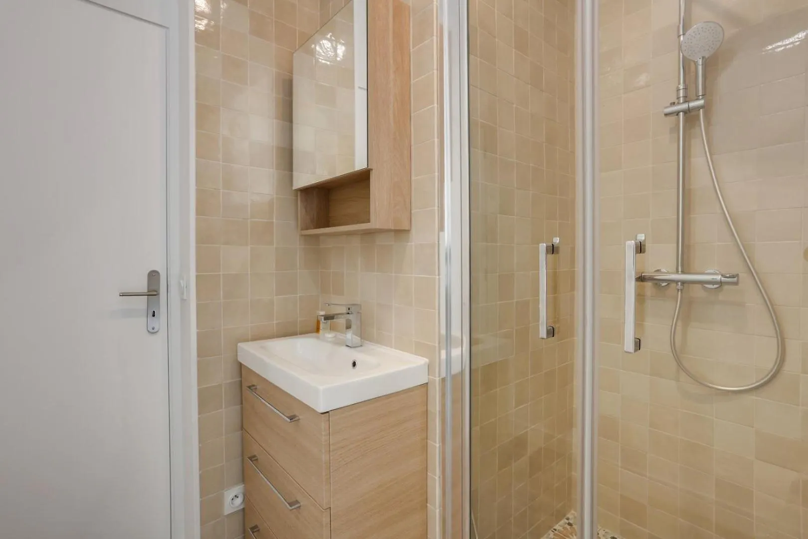 245 Suite Mercedes - Superb Apartment In Paris France