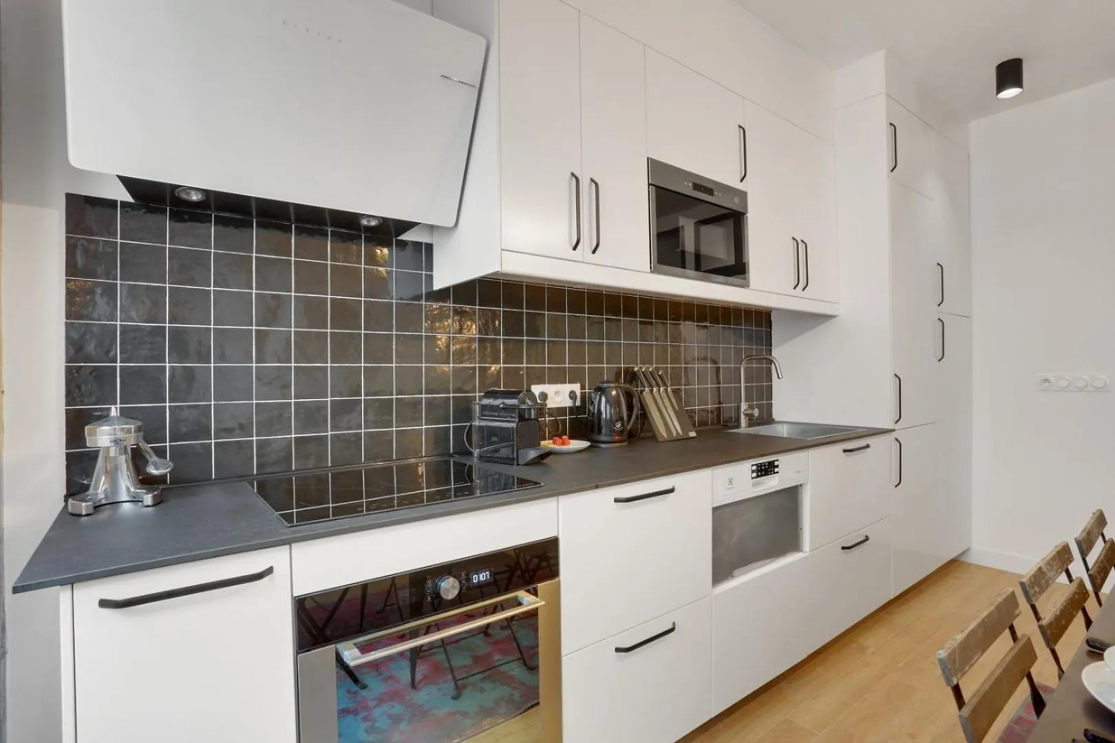 245 Suite Mercedes - Superb Apartment In Paris 0*,
