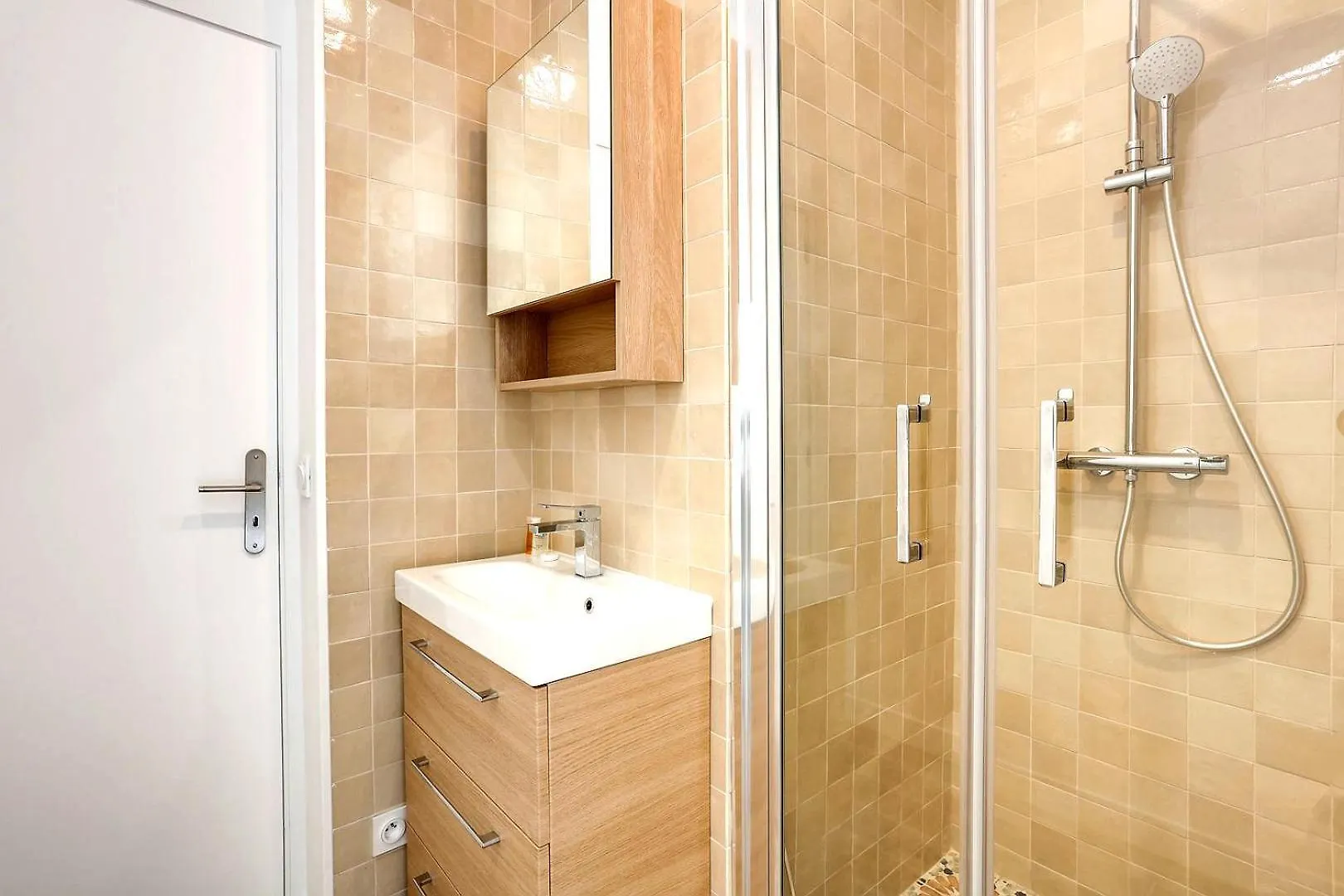 245 Suite Mercedes - Superb Apartment In Paris
